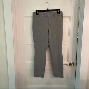 NWOT Old Navy Light Gray Pixie Ankle Pants